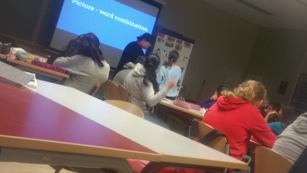 AtheneumMXM's tweet photo. Activerend taalonderwijs. Alle vaardigheden combineren, hoog lestempo, betrokkenheid, evalueren om uit te leren, voortdurend waarderen, multimedia,.... en werken aan sociale vaardigheden: respect tonen, samenwerken. #sterkonderwijs Engels in 1A. @GO_onderwijs @GOinAntwerpen https://t.co/THoBPYsAaQ