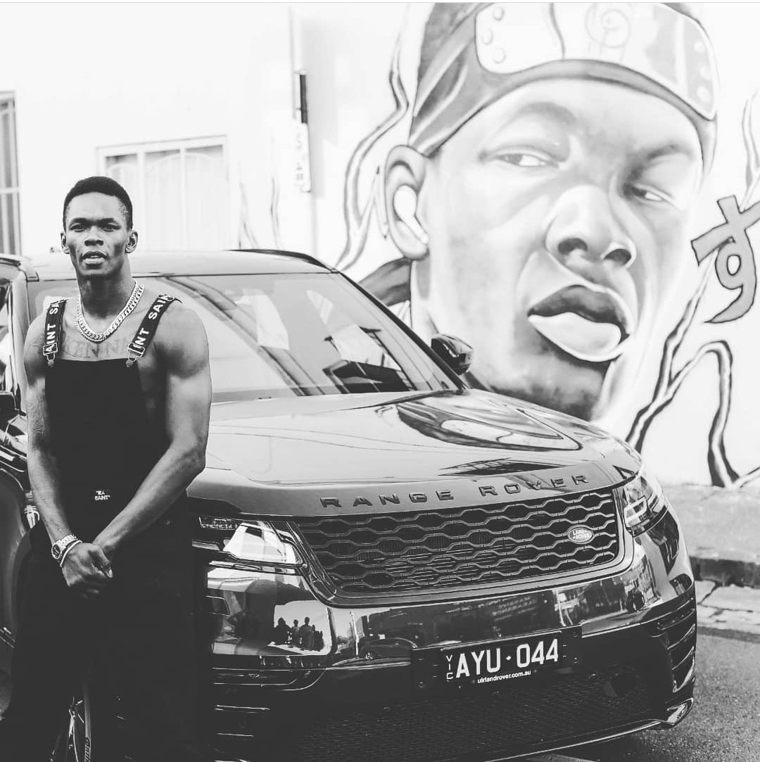 Equipped with tha whip!
In a fight as in life they'll try get close enough to cause damage. Keep your distance, always establish #range #RangeRover @ULRlandRover