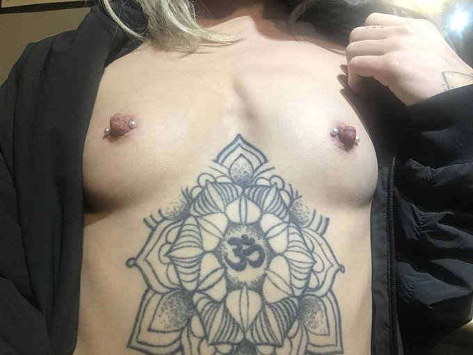 New addition to the fam &mdash;&mdash; Pearl Nipple Rings https://t.co/U7Q0dx41Pl<a href="/tag/wet"class="tags"><span>#wet</span></a>