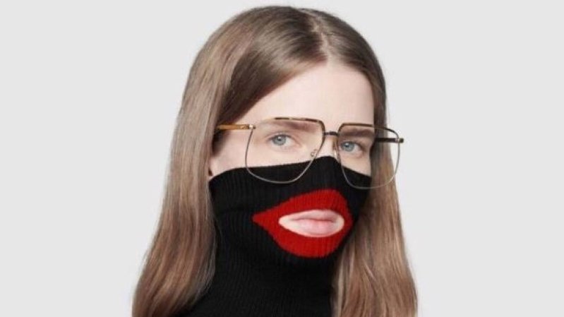 Jangome on Twitter: "The Sweater by Gucci Pulled Back #Blackfacesweater #ChineseWomen #chopsticks #Dolce&Gabbana #GucciBlackfacesweater #Pizza #spaghetti https://t.co/hphPAhoTkk https://t.co/tQN3y824eO" / Twitter