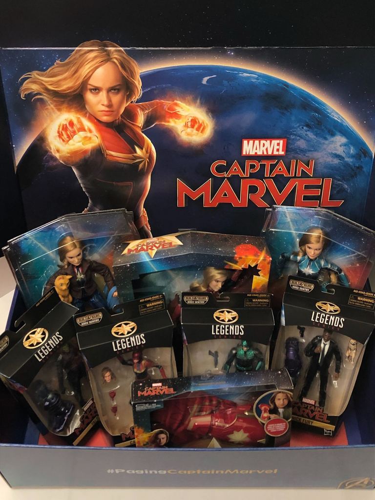 FLYGUY's tweet photo. ‘Marvellous!’ @Hasbro very kindly followed up the #PagingCaptainMarvel with this cool Captain Marvel promo box. Packed with real style, this 3 level promo box showcases off some of Hasbro’s merchandise for the movie to date.

So looking forward to the mo… https://t.co/hwHpxlSFnD https://t.co/xWgSRheCQo
