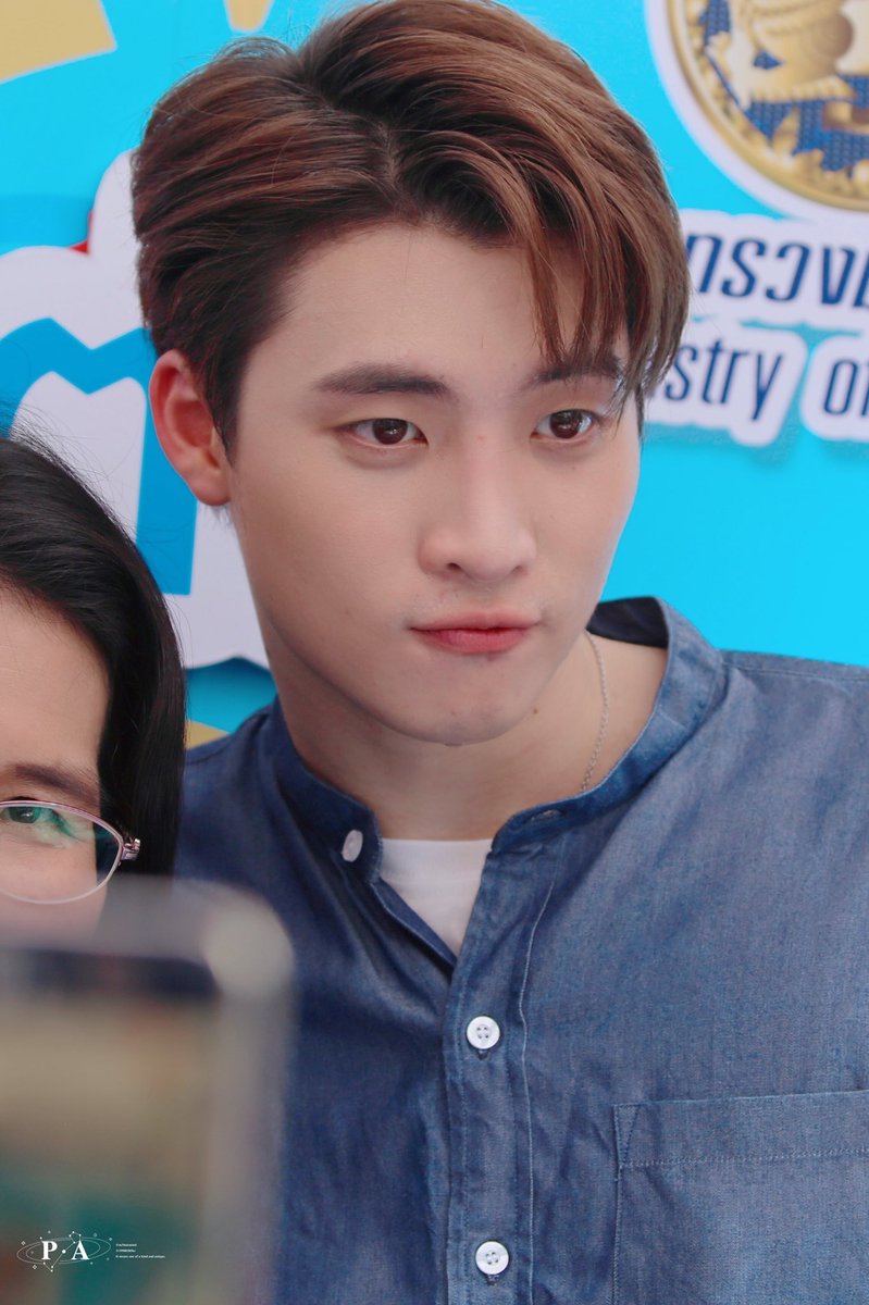 PA_m34n's tweet photo. 190209 Metropolitan Waterworks Authority 

Today is so hotㅠㅠㅠㅠㅠ

@m34nismind @ZaanookJukkroww 
#m34nismind #MeanPhiravich 
#ผู้ชายคนที่101 #KissBoysTH 
#lovebychanceseries https://t.co/yCcqMxSXWa
