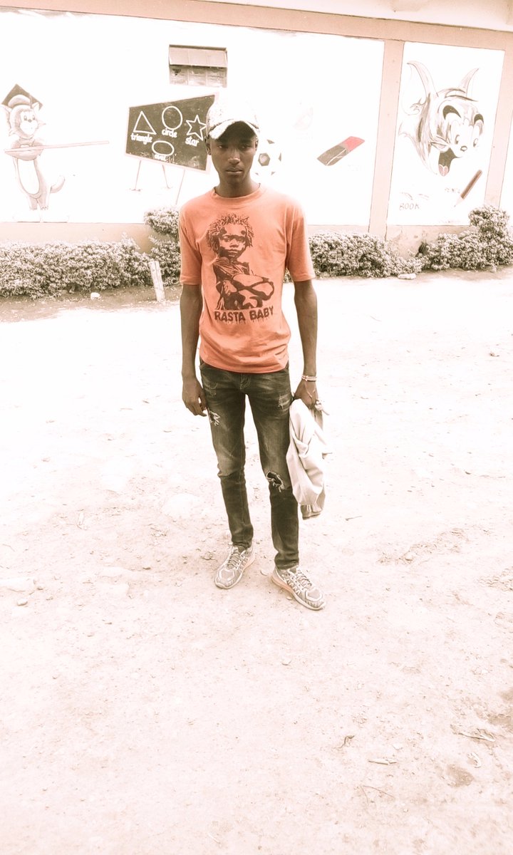 LMtheka's tweet photo. @mcfullstop  bro Leo big up yangu isihate nmekua realer joh https://t.co/TwfD5yloqz