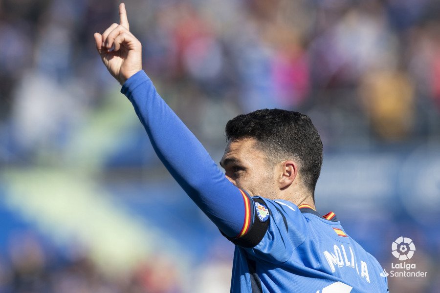 Los18_Getafe's tweet photo. - ¿Quién la quiere?
+ Yo

[…]

⚽️⚽️⚽️⚽️⚽️⚽️

#GetafeCelta https://t.co/LqomegyNqU
