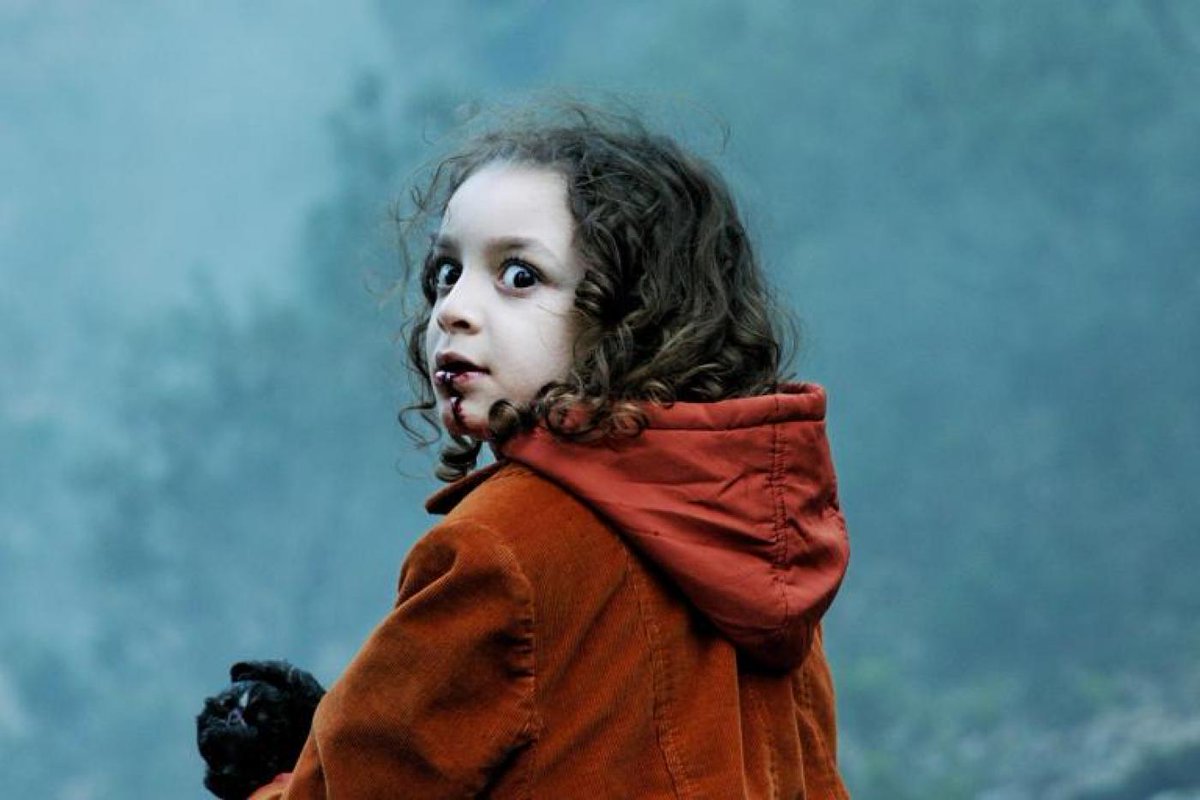 goo.gl/XW9FAo
فيلم دشرة : معتقدات تونسية بملامح هوليودية
نجح كاتب السيناريو و المخرج عبد الحميد بوشناق في صناعة بداية شيقة للفيلم  حبك أحداثه بدقة و حافظ على تسلسل درامي حملنا من بداية تحقيق يقوم به  صحفيين إلى نهاية مأسوية لهذه التجربة الصحفية. <a href="/abdslemher/">Herchi Abdslem🇹🇳</a>