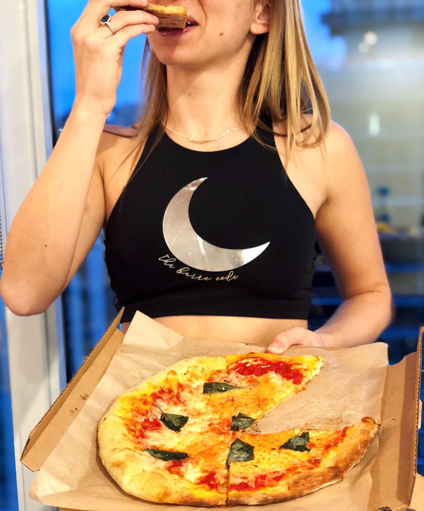 BarreCode_Fish's tweet photo. Its the weekend AND today is National Pizza Day! hat are your favorite pizza toppings when you are eating a cheat meal?Favorite healthy toppings? Where is your favorite place to eat Pizza?Share them here and tag your favorite Pizza Partner! #LiveByTheBarreCode #BarreCodeFishers https://t.co/pm3XoneNgr