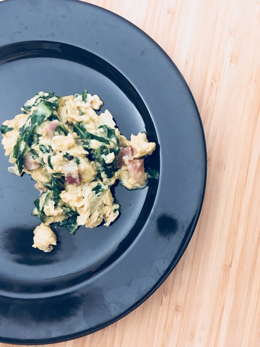 Scrambled Eggs With Greens, Onion And Pancetta olivetreebythesea.com/2019/02/09/scr…