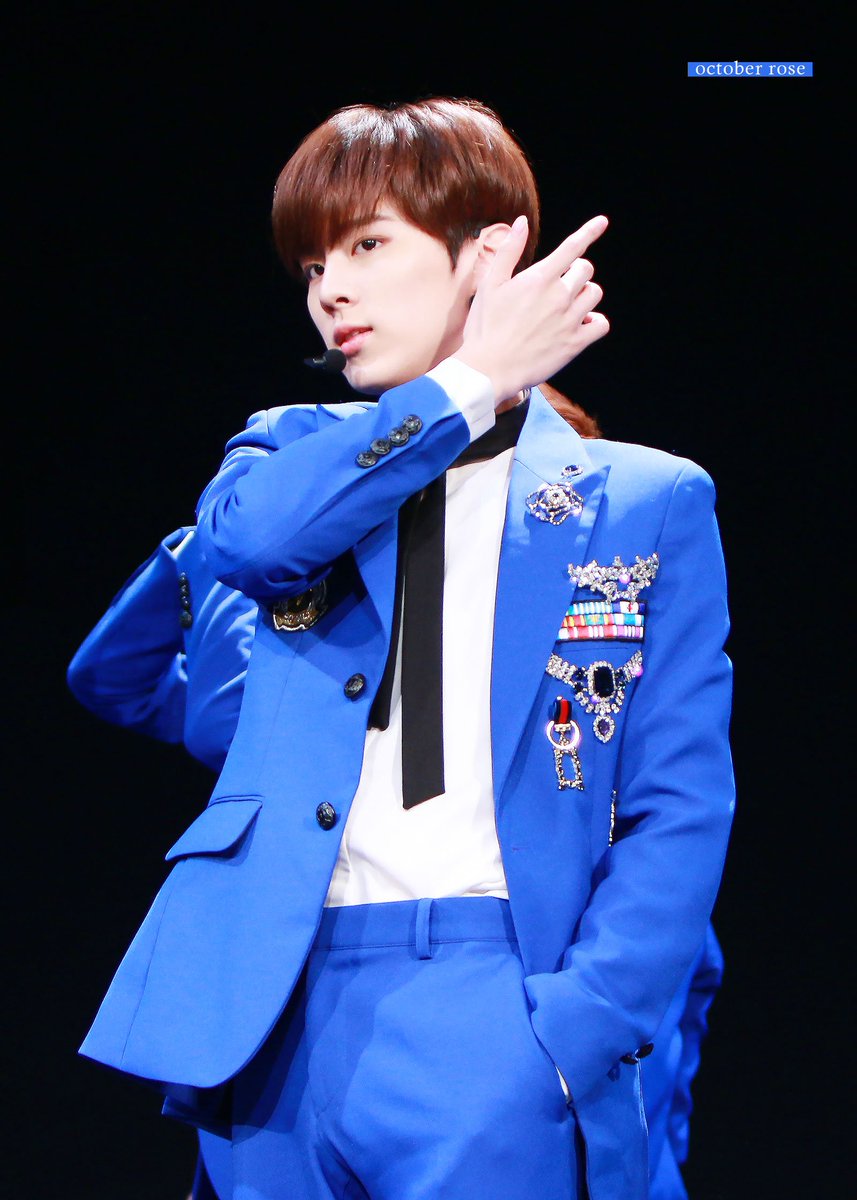 ROSE1027_'s tweet photo. 190203 🙉🙈🙊
너무 멋있어서 눈물만 나요...😭

#업텐션 #우신 #UP10TION #WOOSHIN #ウシン
@UP10TION

🌹https://t.co/iLrI3clERw
🌹https://t.co/ZLPuMJI0sX https://t.co/CAoinfWHZ5