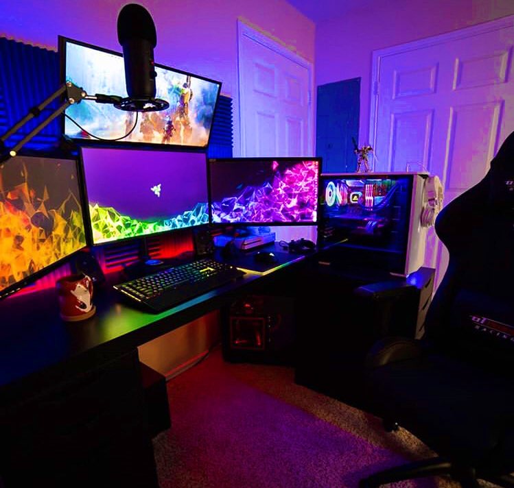 Setups19's tweet photo. 3 monitors and a dream.....
#razer #corsair #bedroom #gaming #thankunext #artvsartist #twitterblades #sufc #Victoires2019 #Eurovision #lufc #GRAMMYs #ISpeakUpForBuhari #ferrari #affiliate #1FIRST #love #CrazyExGirlfriend #1FIRST #1FIRST https://t.co/ovOyiGkIqd