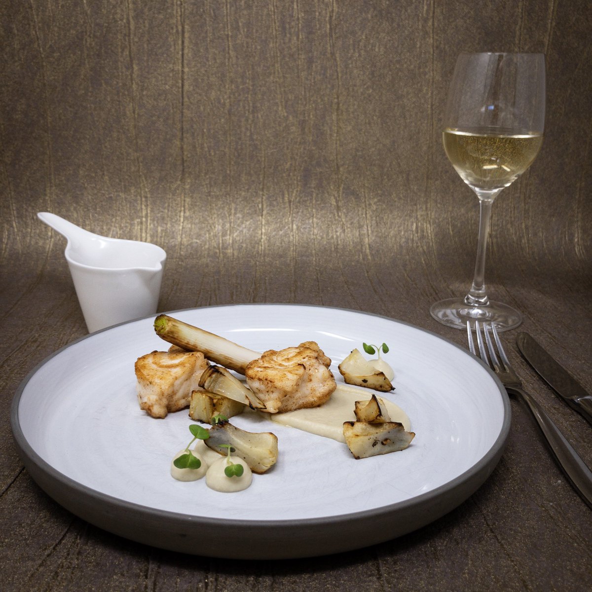 Monkfish | Artichoke | Leek | Ham

Another great new dish at Délice las Brasserie!
Make your table reservation today! +49 89 599482962