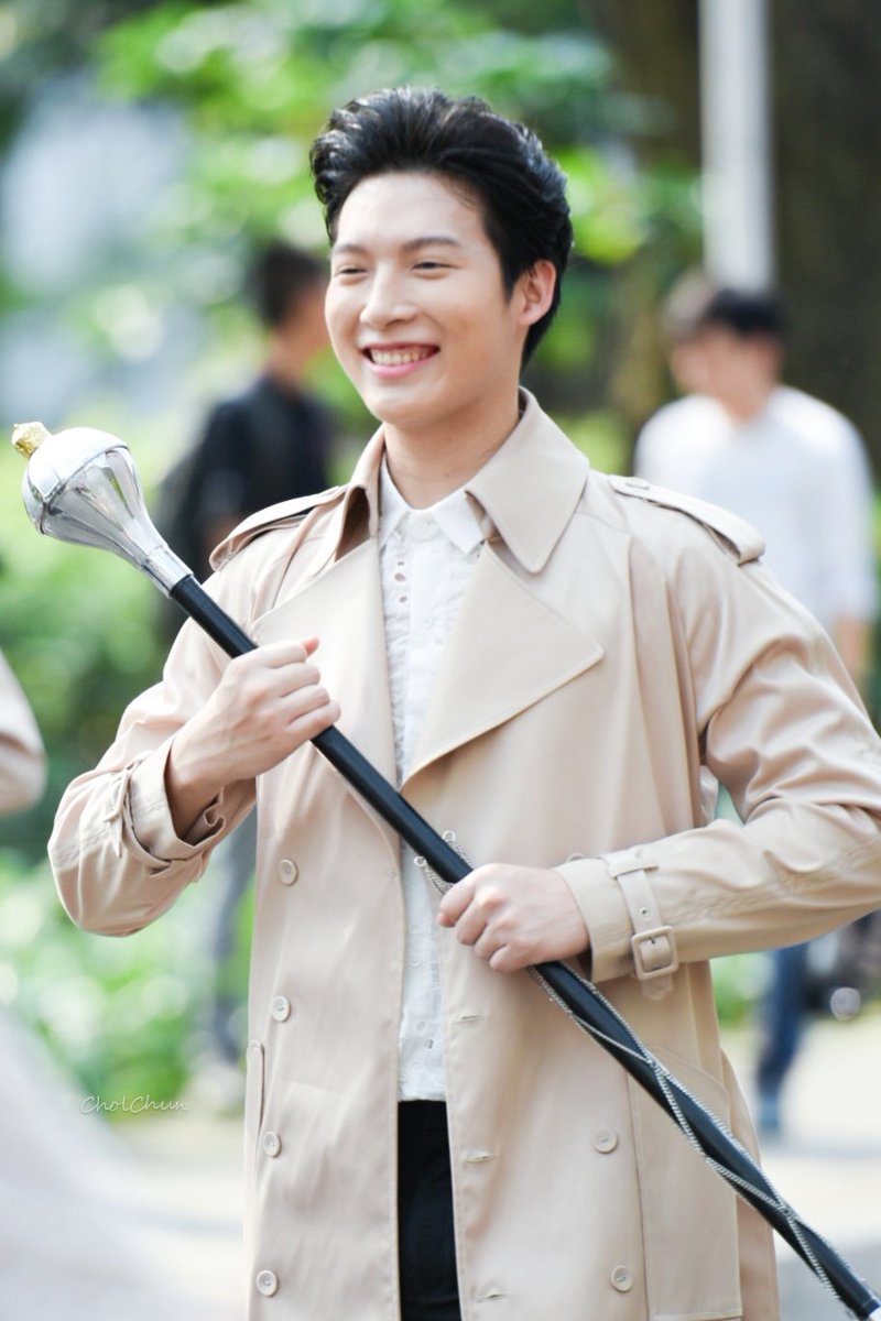 CholChun's tweet photo. จุฬาคฑากรไม้...ไม้...ม้ายรู้ทำไมถึงน่ารักจัง >///< #CUTUBall73 #chulacuteboy https://t.co/uTZ0RfM069
