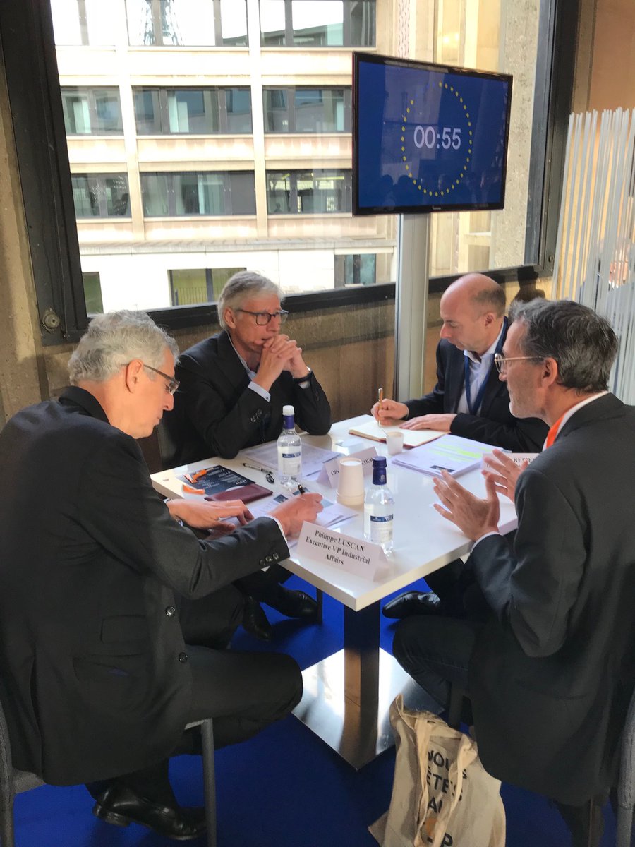 [#LeTop2019] Ce matin, Olivier Brandicourt, Directeur Général &amp; Philippe Luscan, Vice-président Affaires Industrielles Globales <a href="/sanofi/">Sanofi</a>, rencontrent plusieurs dirigeants de #PME/#ETI @LeTopFR <a href="/Afep_/">Afep</a> pour discuter développement, croissance &amp; stratégie !

👉🏻 letop.io
