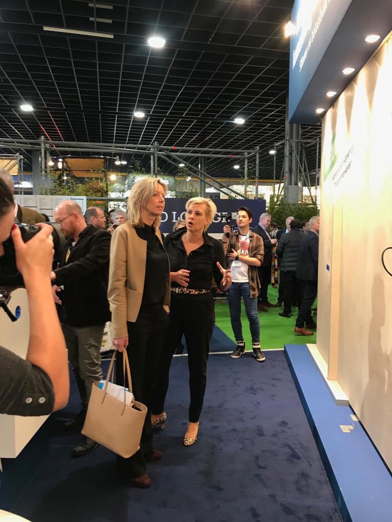 Top week tijdens de @BouwBeurs19  op de stand van <a href="/FAAYVIANEN/">FAAY VIANEN BV</a>  met bezoek van <a href="/KajsaOllongren/">Kajsa Ollongren</a> minister van Binnenlandse Zaken