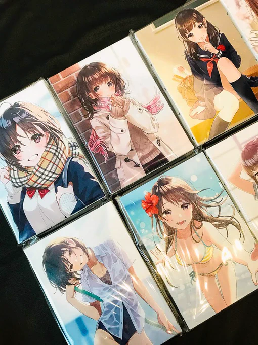 キャンバスアート(全12種)、缶バッジ(全6種)、アクリルキーホルダー、アクリルスタンド(全2種)こんな感じです!アクリルスタンドはアクキーにもなる仕様になっております✨他にも色んなグッズをご用意しておりますので、是非ご覧いただけましたら嬉しいです!
https://t.co/eolvWu7AWf 