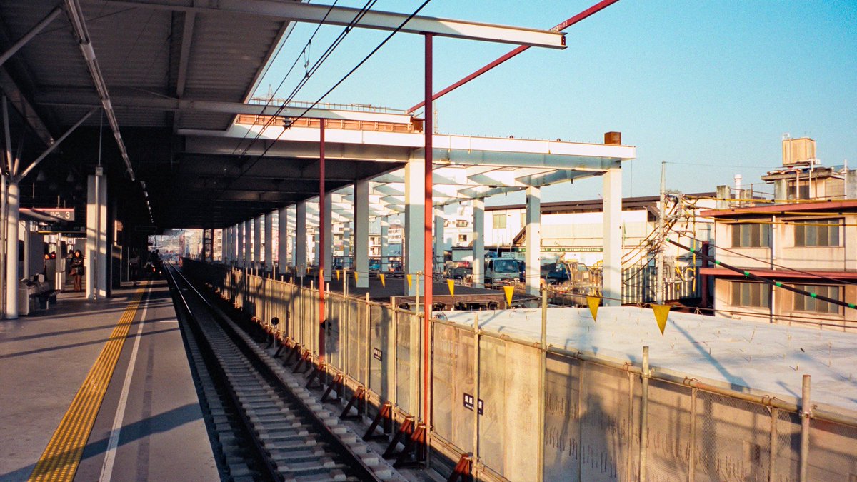 あたりめし 年程前の武蔵小杉周辺の写真 その8 約2km南の高台から武蔵小杉 方面の夜景で 1998年12月に撮影 当時は高い建物が少なかったので 空気の澄んだ日には 東京タワーや新宿新都心まで見えました 2枚目は解説付きバージョンです