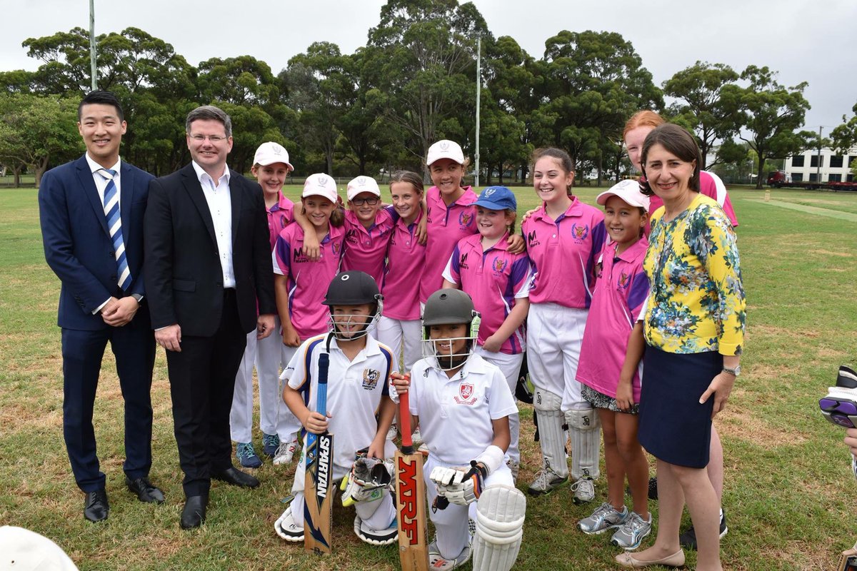 markcourelive's tweet image. Last year, one million children engaged in a more active lifestyle w/ the help of the Active Kids program ⚽️🏈⚾️🏀🏐🎾🏏

A year later, parents are loving the $100 vouchers with one million downloaded since they went live.
#EasingCostofLiving #LetsGetitDoneNSW #DeliveringLocally