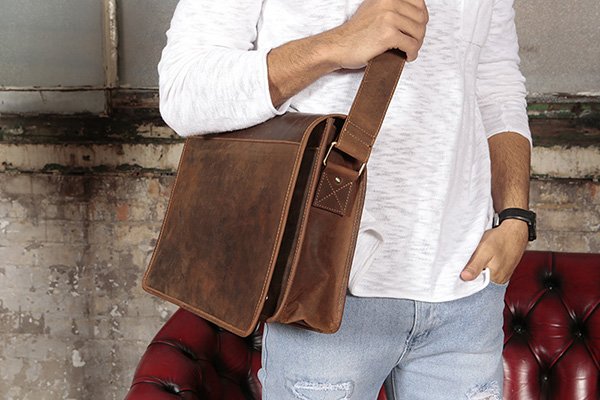 J4L February Giveaway - Wombat Urban messenger bag and matching leather wallet Ends 1st March 2019 To enter retweet this, tag a friend and use the #just4leathergiveway hashtag!