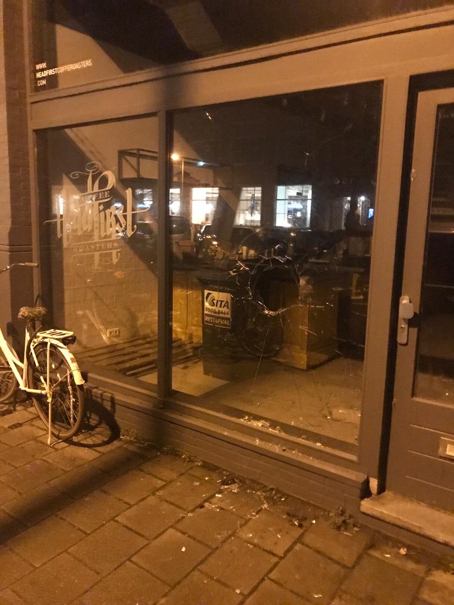 Head1stCoffee's tweet photo. Niet helemaal de heropening die we in gedachten hadden 🤨 https://t.co/IJ3LKvXwip