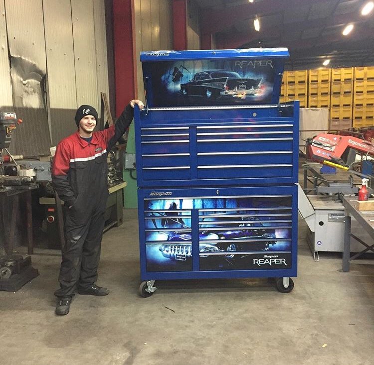 Templant_power's tweet photo. #snaponsaturday ... 2 new starters this week means more boxes in the depot...which one would you choose 🤔 
.
.
.
#snapon #snapontools #snapontoolbox #saturday #saturdaywork #templant #fitter #fitterlife #engineering #paidtoomuch https://t.co/Z2nKo4lbkR