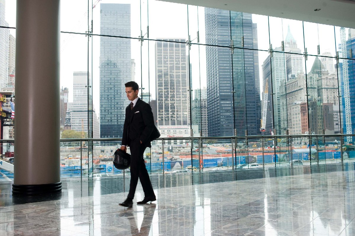 RT @framefound: Shia LaBeouf in Wall Street: Money Never Sleeps (2010) https://t.co/bRqCdHaEyU