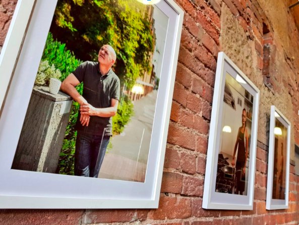 justlifeuk's tweet image. If you missed our #NotHome launch back in November, get down to @PHMMcr  to see the wonderful exhibition of portraits and stories created by @StephenKingFoto,@SarahButler100   and us! On until 31 March, go and find out more about #hidden #homelessness. #notcounteddontcount