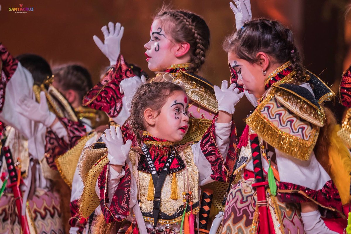 MDiablosLocos's tweet photo. Hoy, #MurguitasSC3 de @SCenCarnaval. Mucha suerte para:
#MiniVirgues
@TriquiTraquitos
#Distraídos
#Revoltosos
@sfk2s
@retorciditos
¡A DIVERTIRSE!
#Diablos19
#SomosLoQueVes https://t.co/iNV1J7Eq0X