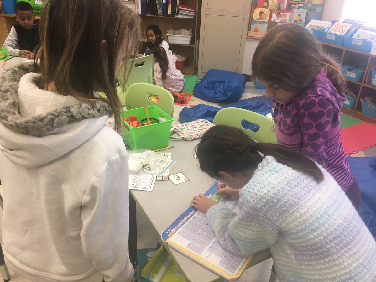 joannmorrisgr2's tweet photo. Math stations”All about the number 100. https://t.co/81xDa3WXRA