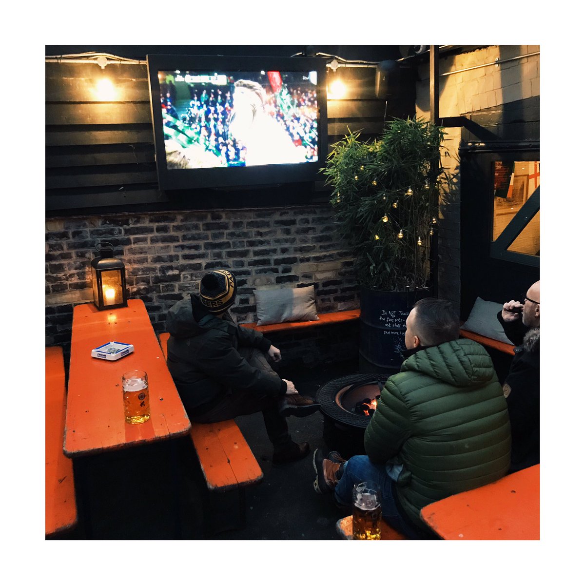 Lots of rugby this weekend! Scotland 🏴󠁧󠁢󠁳󠁣󠁴󠁿 vs Ireland 🇮🇪  &amp; Italy 🇮🇹 vs Wales 🏴󠁧󠁢󠁷󠁬󠁳󠁿 today. England 🏴󠁧󠁢󠁥󠁮󠁧󠁿 vs France 🇫🇷 3pm tomorrow