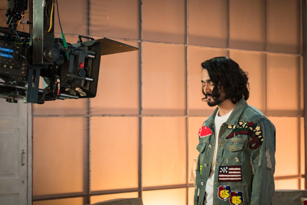 Bhuvan_Bam's tweet image. #BasMein 
My next original song coming this month! Full support chaahiye. Milega na?😍♥️
#PartyAnthem2019 #ExcitementLevel💯