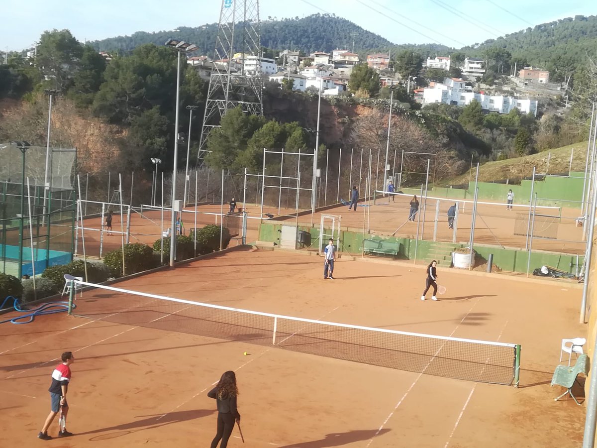 TennisCastellar's tweet photo. Divendres, últim dia d'enguany de l'escola Immaculada . Moltes gràcies Oscar per confiar en nosltres !!! https://t.co/W1hQposveW