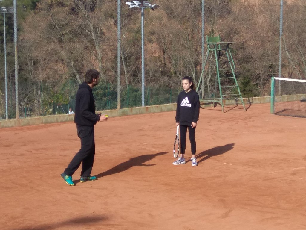 TennisCastellar's tweet photo. Aquest matí partits d'entreno, preparació per el proper cap de setmana . https://t.co/dsBzl0ALC0