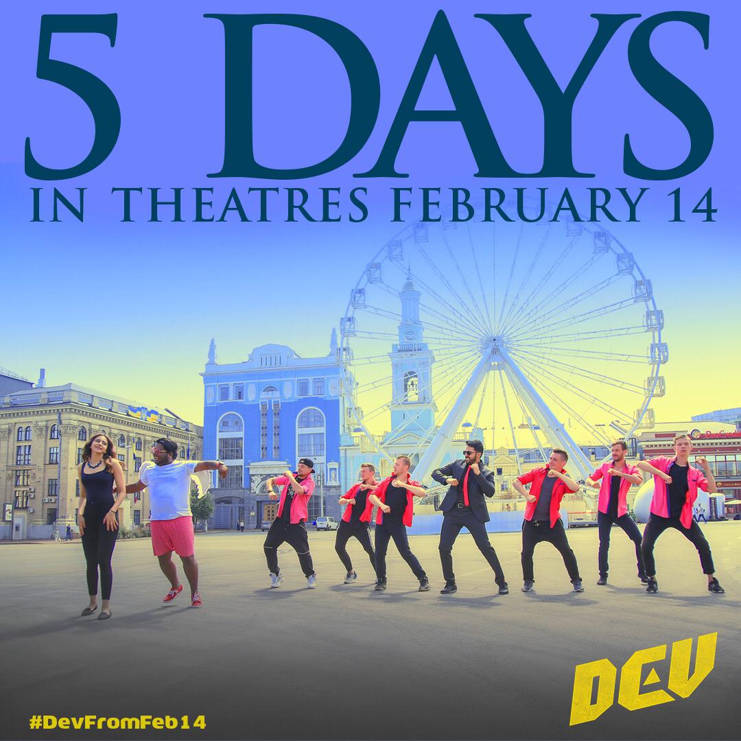 KarthiUpdates's tweet image. #MakkalNaayagan #Karthi Anna in #Karthi17 #Dev / 5 Days Go For FDFS Celebration... 😍

👉 #5DaysToGoForDev

@Karthi_Offl @Rakulpreet @Jharrisjayaraj @RajathDir @DevTheMovie @KarthiUpdates

Tamil Trailer:
👉 youtu.be/AB2LXzNvUNo

#DevFromFeb14