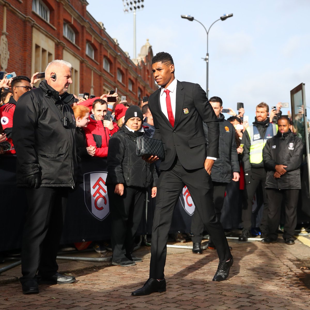 goal's tweet photo. Manchester United have arrived 👀

#FULMUN https://t.co/HIP6mISzzK