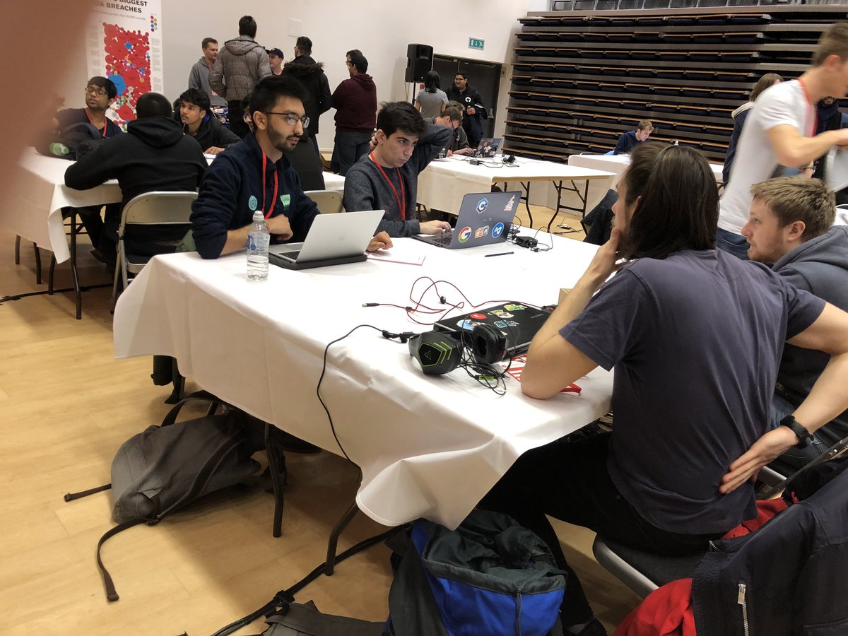 hacksurrey's tweet photo. Teams are thinking about ideas🤔 The count down is on 🔥#HackSurrey #HackSurreyMk2 #MakeAmazingThing https://t.co/B4E2vIxK6N