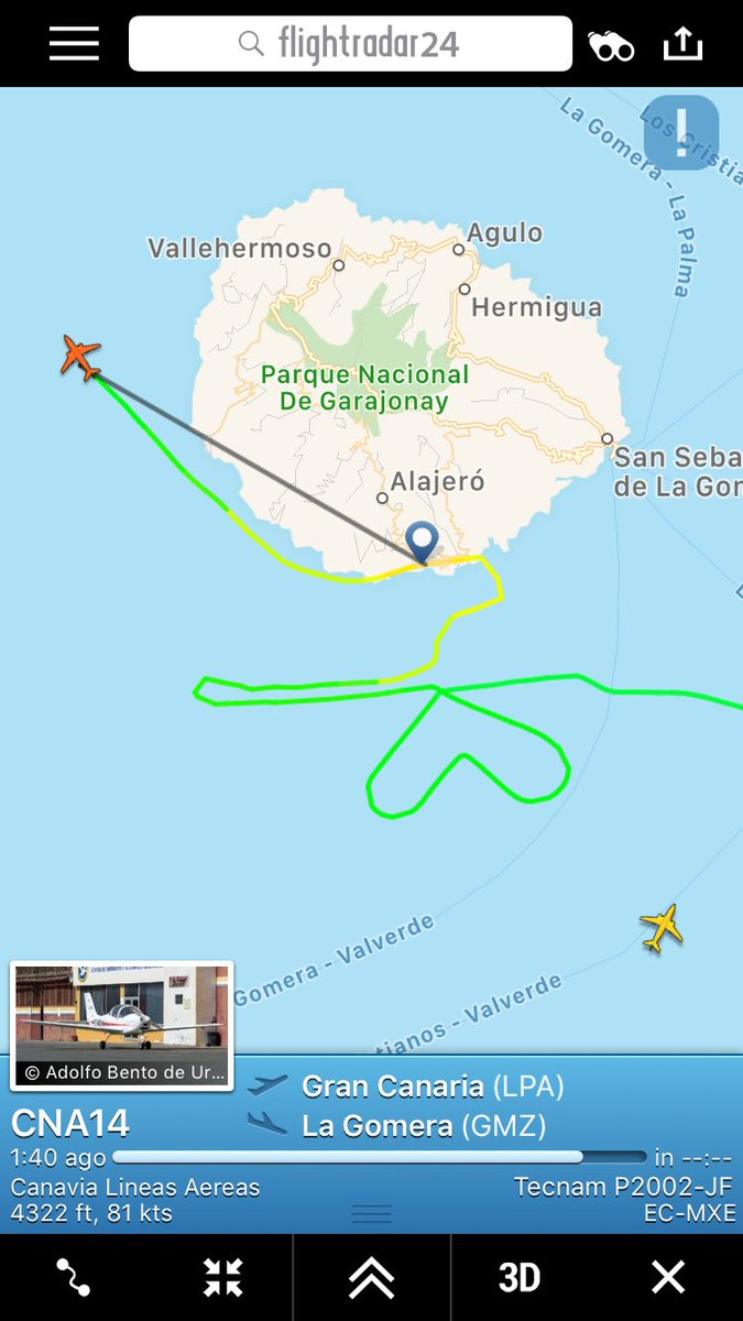 Da ist aber jemand schwer verliebt. Pilot fliegt Herz vor Kanareninsel La Gomera. <a href="/RTLWEST/">RTL WEST</a>