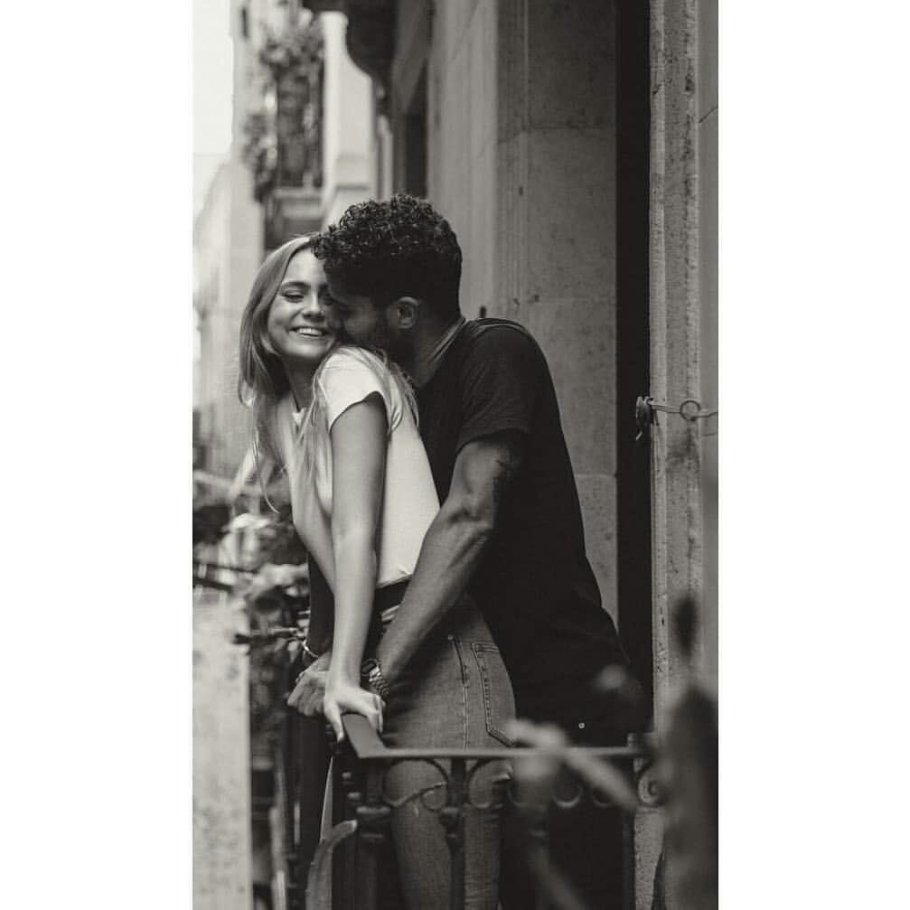 احتضان صامت خير من ألف كلمة✨