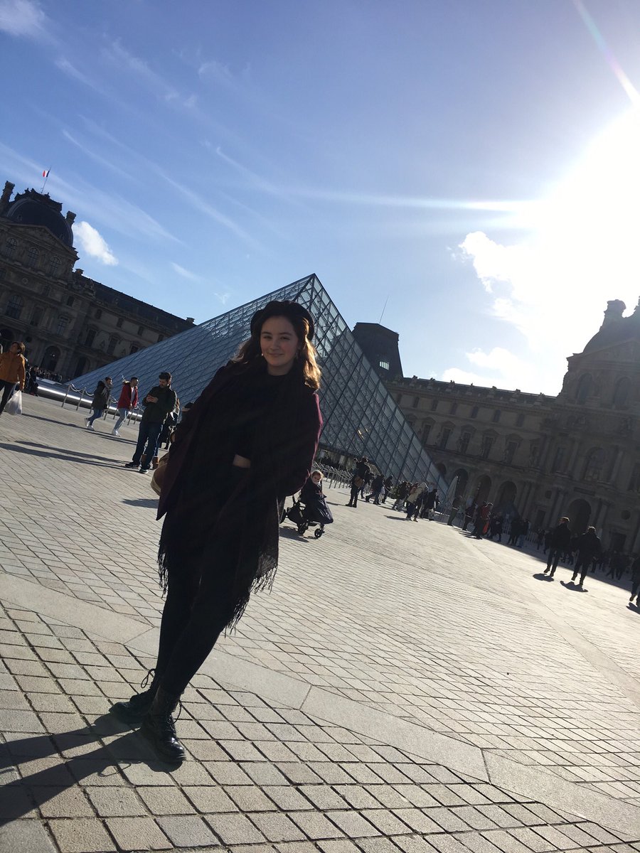 itsdeannajones's tweet photo. Paris was so much fun but now I have blisters on my shins and want to sleep for a week https://t.co/oGtfbA4BHT