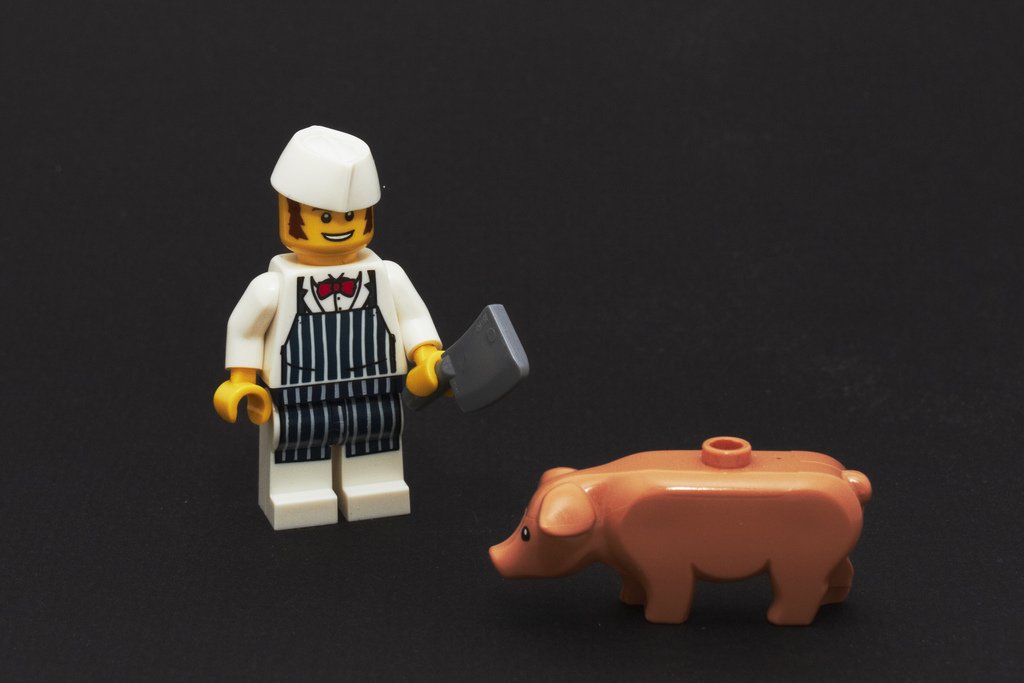 JimmyJoeYam's tweet photo. Lego slaughterhouse.
#wrongthingstobuildwithlegos https://t.co/S1xkqexPjn