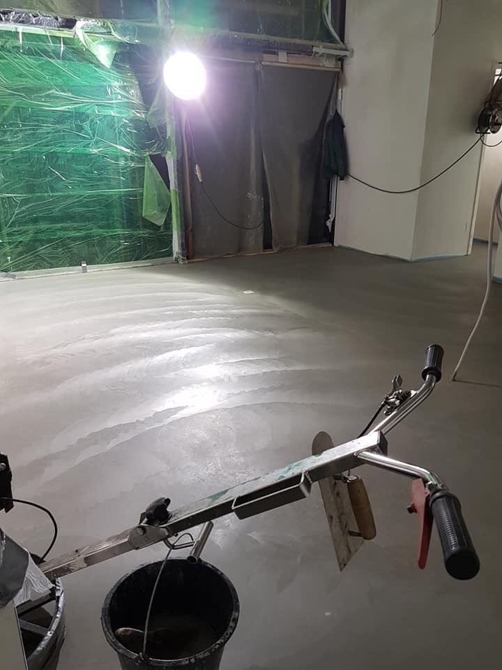 Hoe mooi wilt u het hebben? Wij dragen graag ons steentje bij! #betonvloer #betonmortel abcmortel.nl