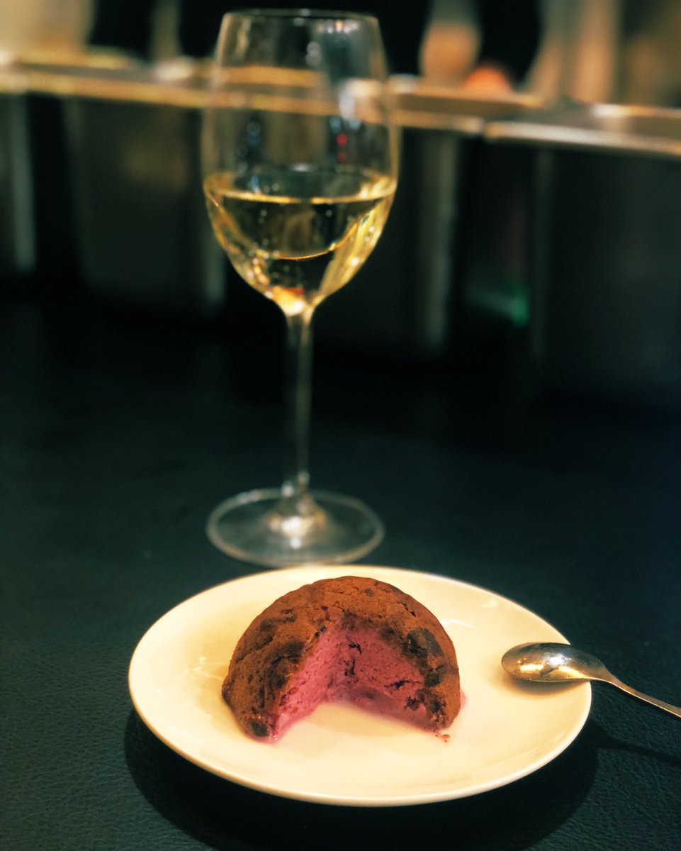 CandyFriends_JP's tweet photo. 中の人の休日🍾
天恵さんのお菓子が新しいお菓子に生まれ変わる予感…🍫！？ https://t.co/a1xv0wguJe