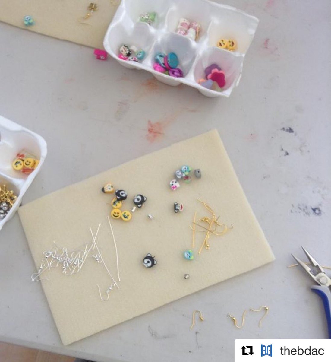 theBDAC's tweet image. Our free children’s workshop is happening TODAY, Sat., Feb 9 (10am-12pm). Joan Lloyd will be instructing this free children’s workshop: Bead Earring Making. Register on our website or come on by to see if space is still available. See you soon!
#freechildrensevent #earringmaking