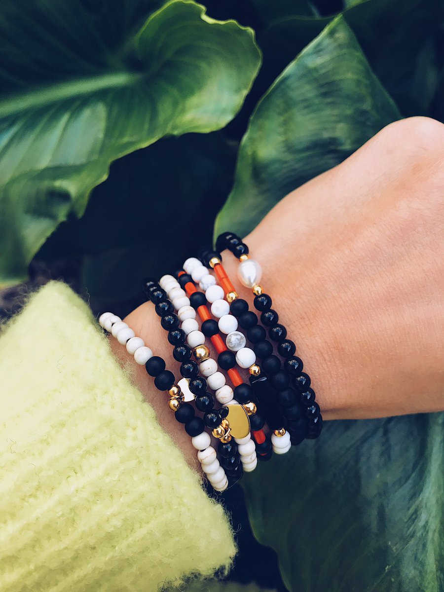 JoieriaMoner's tweet photo. Pulseras MONER | For every occasion 💚🖤 #joieriamoner #pulserasbubble https://t.co/EQnLQ3oPMa