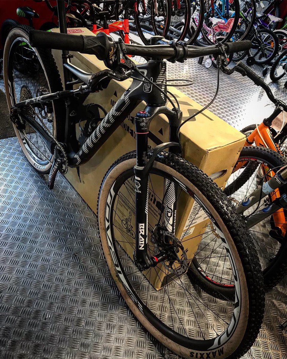 #bicicleta #seminuevos #specialized Epic Sworks talla M. #sram #eagle XX1 12 V , frenos #magura MT8 , ruedas #roval 

Precio : 3.600€