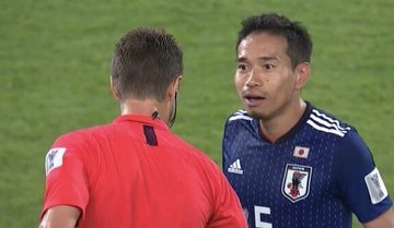 動画で詳しく イランのアズムンが大迫にキック柴崎に平手をかます Instagramで謝罪も ゆもちblog