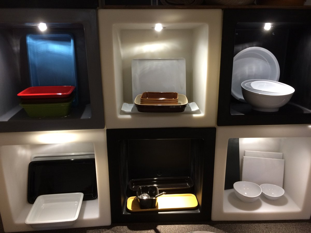 PrimewareC's tweet image. Take a tour around our #showroom 
Book a visit by emailing sales@primeware-ceramics.com or calling us on: 02089951119
 We've got a #specialoffer on the Solid Oak risers from last weeks posts too! #primeware #ceramics #catering #food
