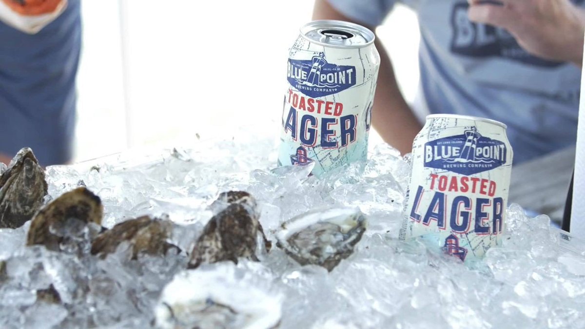chs_cheers's tweet image. Hey Chucktown👋, oyster season is in full swing and nothing pairs better than an ice cold @BluePointBrewery Toasted Lager!

Flight card + additional info 👉 bit.ly/2sGoDXh

#toastedlager #oystersandbeer #southerneaglesc #lunchtime