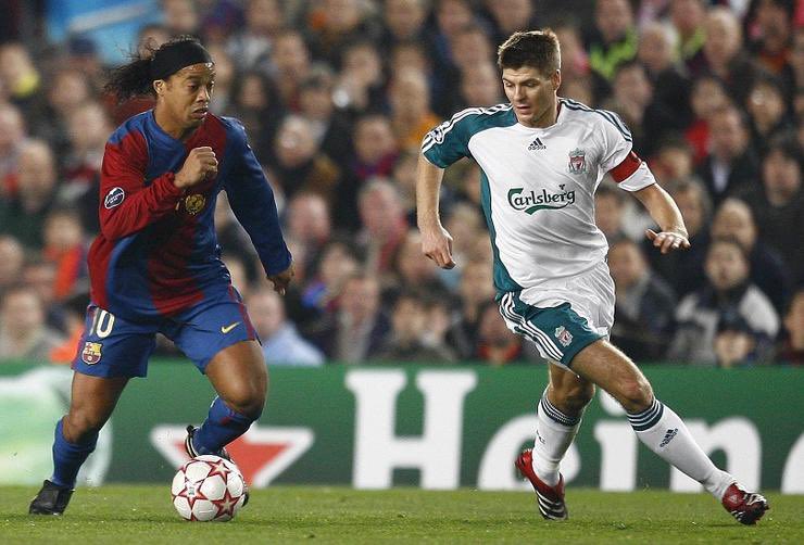 Ronaldinho:“Cristiano is a great player. But Steven Gerrard is, for me, one of the very best in the world. For the job he performs, for me, he is one of the greatest.”
