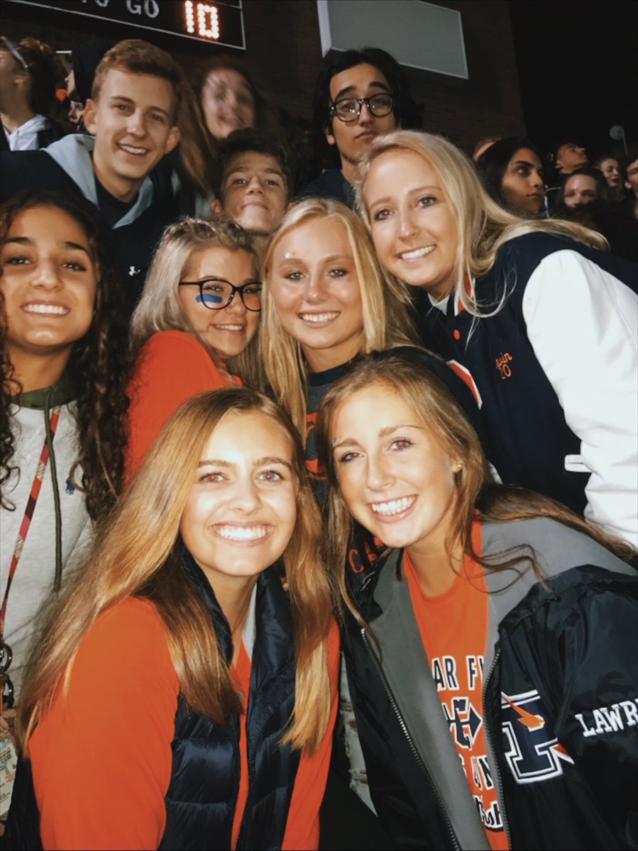 pyrett02's tweet photo. happy birthday @deena_haddad !! thanks for all of our lunch runs before deep😽😽 i hope you have the best day ‼️❤️ https://t.co/g3cLGwUx9Z