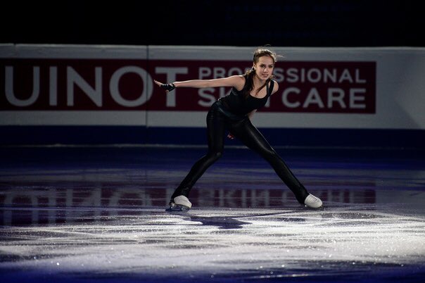 archivezagitova's tweet image. — alina performing her exhibition "survivor" at the european championships.

♡. .⃗ . #алиназагитова | #alinazagitova