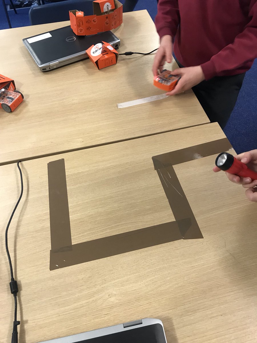 Mrs Harris tweet media